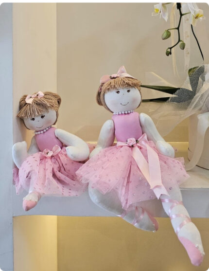 Boneca artesanal bailarina em três tamanhos