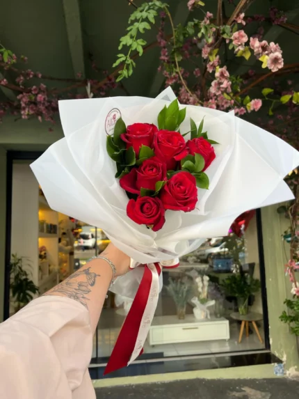 Buquê de 6 Rosas Vermelhas